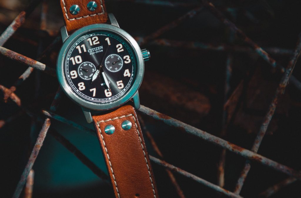 chronograph watch with proportioned leather straps